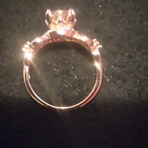 Women's Size 6 Rose gold CZ stone ring - Picture 6 of 6